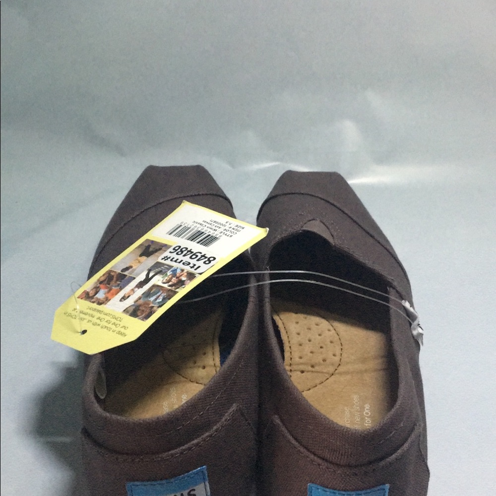 TOMS Women's CLASSIC Solid Canvas Slip on flats - Picture 4 of 4
